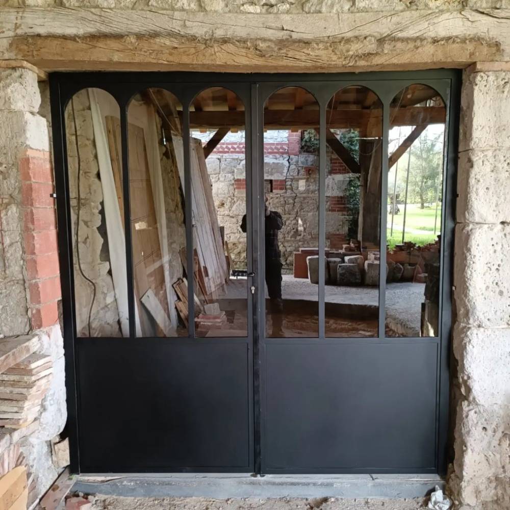 grande porte en acier