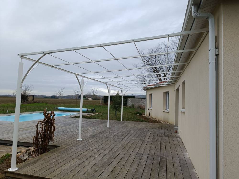 pergola et piscine